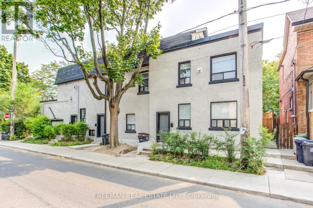 512 Clinton St in Toronto, ON - Building Photo