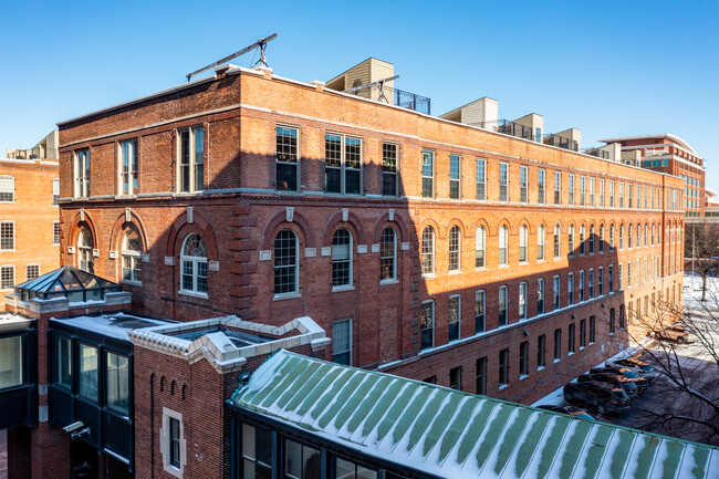 200 River Place Lofts in Detroit, MI - Building Photo - Building Photo