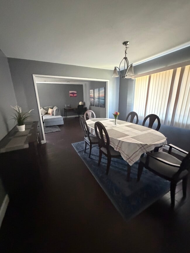 1243 E Adams Ave in Orange, CA - Building Photo - Building Photo