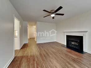 581 Lakeside Valley Dr in Winston-Salem, NC - Foto de edificio - Building Photo