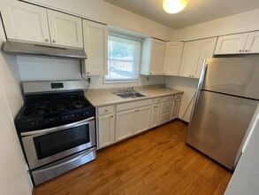 128 Park St in Manchester, CT - Building Photo - Building Photo