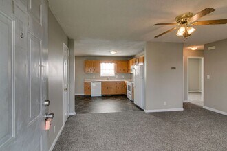 110 Pepper Ct in Oak Grove, KY - Building Photo - Building Photo