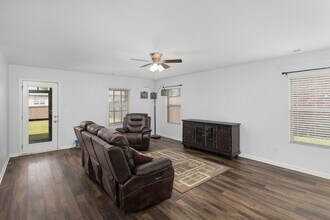308 Fenrose Dr in Harvest, AL - Building Photo - Building Photo