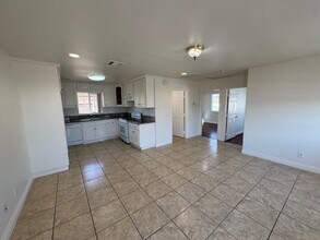 253 E Plymouth St in Long Beach, CA - Building Photo - Building Photo