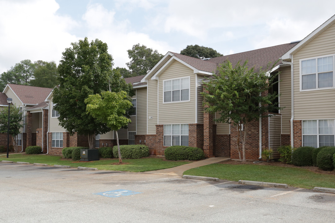 Robins Landing in Warner Robins, GA - Building Photo