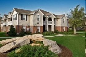 Mews Apartments in Loganville, GA - Foto de edificio