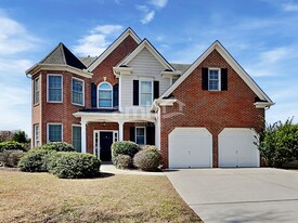 2410 Chandler Grove Dr in Buford, GA - Building Photo