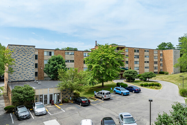 Cedar Tower in Cincinnati, OH - Building Photo - Building Photo