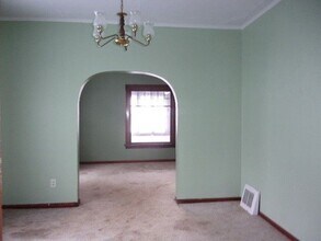 1524 W 2nd St in Waterloo, IA - Building Photo - Building Photo