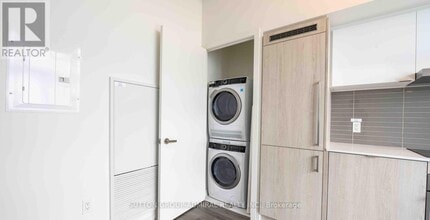 138 Downes St in Toronto, ON - Building Photo - Building Photo