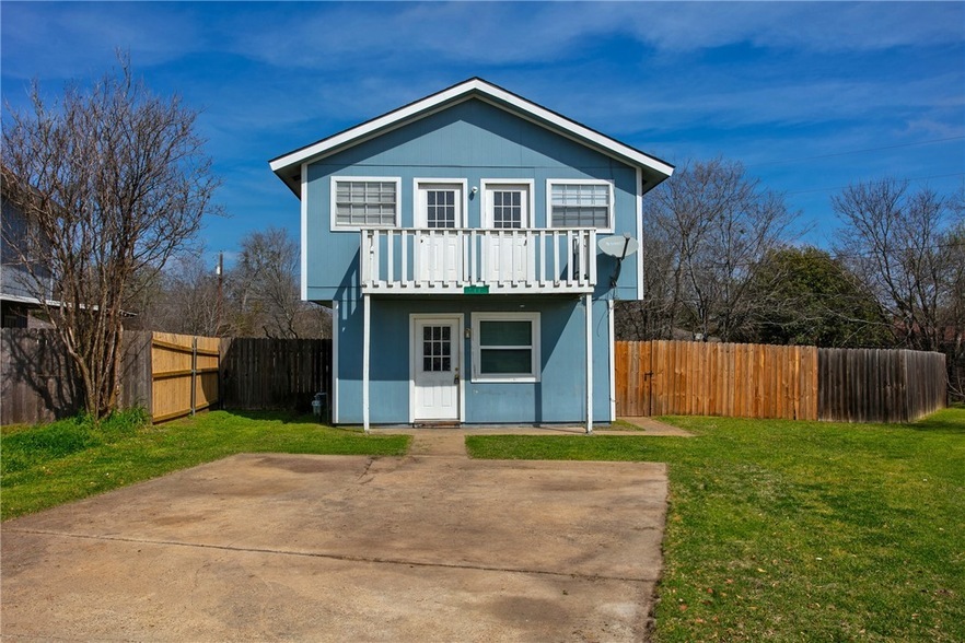 711 Swiss Ct, Unit Private in College Station, TX - Building Photo