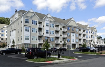 Woodmont West at Mt. Arlington in Mount Arlington, NJ - Foto de edificio - Building Photo