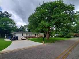 412 Maiden Ln in Hoover, AL - Building Photo