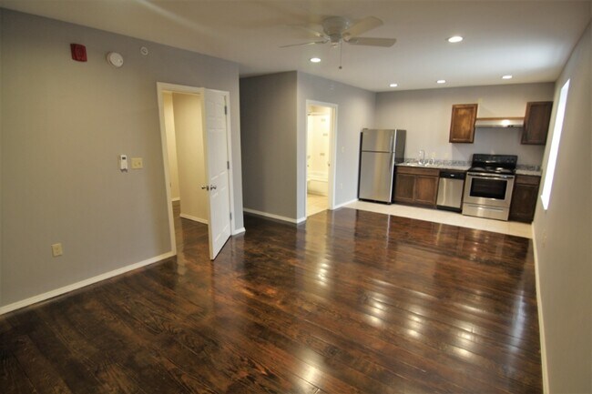 1306 E 11th St-Unit -8 in Tulsa, OK - Foto de edificio - Building Photo