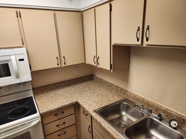 100 E 600 S, Unit 8 in Orem, UT - Building Photo - Building Photo