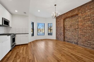 4911 S Calumet Ave in Chicago, IL - Building Photo - Building Photo