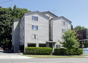 Laurel Apartments in Seattle, WA - Building Photo