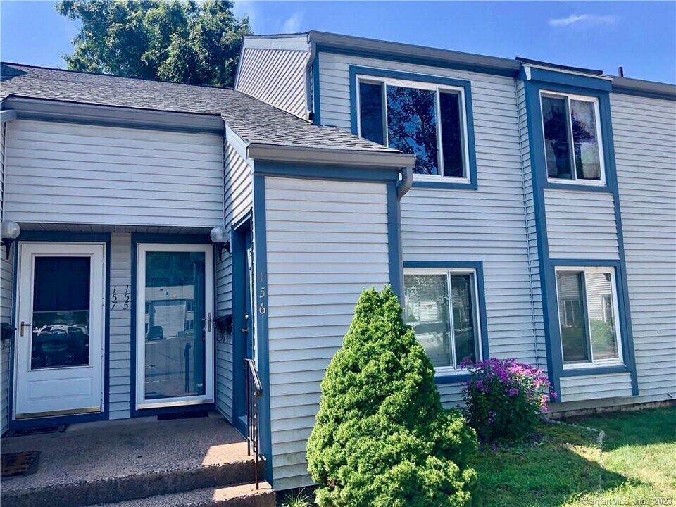 155 Candlewood Dr in South Windsor, CT - Building Photo