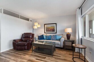 1235 S Highland Ave-Unit -Blg 5 - #608 in Clearwater, FL - Building Photo - Building Photo