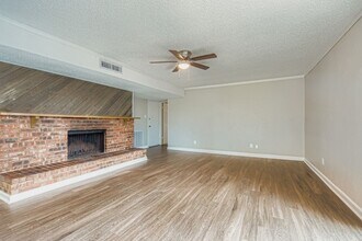 9117 Fairmont Cir in Rowlett, TX - Building Photo - Building Photo