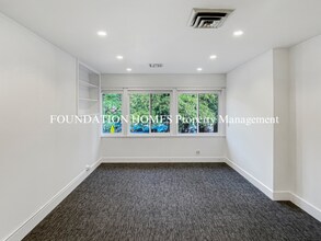 22 Miller Ave in Mill Valley, CA - Building Photo - Building Photo