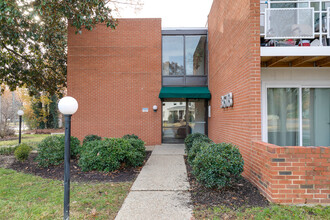 Magnolia Place Apartments in Richmond, VA - Building Photo - Building Photo