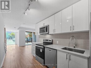 2782 Barton St E in Hamilton, ON - Building Photo - Building Photo