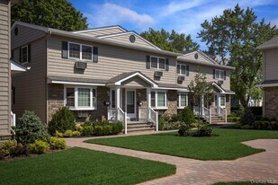 51 Park Ave in Babylon, NY - Building Photo