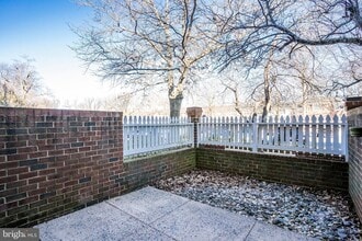 2844 S Wakefield St in Arlington, VA - Building Photo - Building Photo