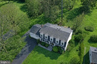 1700 Chester Mill Rd in Silver Spring, MD - Foto de edificio - Building Photo