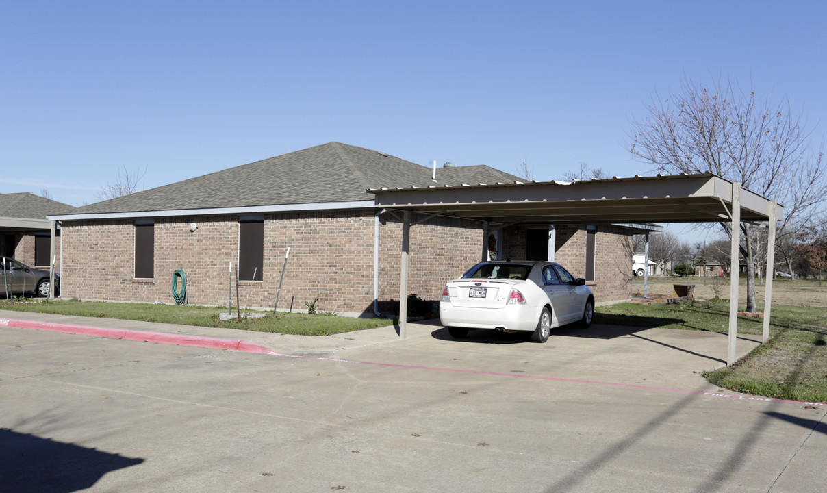 Crape Myrtle Apartments in Waxahachie, TX - Building Photo