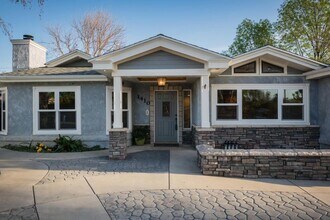 1410 Calle Violeta in Thousand Oaks, CA - Foto de edificio - Building Photo