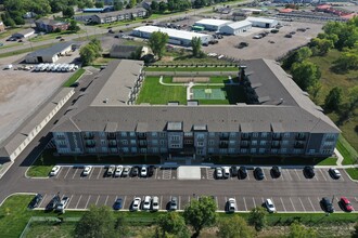 Encore Park Apartments in St. Cloud, MN - Foto de edificio - Building Photo