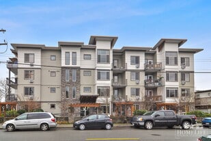 11887 Burnett St. in Maple Ridge, BC - Building Photo