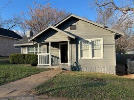 1126 E Houston St in Tyler, TX - Building Photo