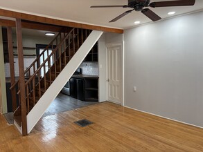 500 2nd St, Unit 500 Front in Liverpool, NY - Foto de edificio - Building Photo