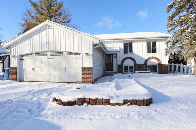 property at 2115 Brook Trails Ct SE