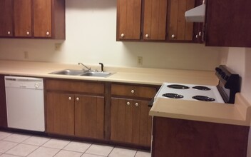 33 5th Ave in Shalimar, FL - Foto de edificio - Building Photo
