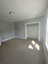 669 Rathbun St, Unit 1 in Blackstone, MA - Foto de edificio - Building Photo