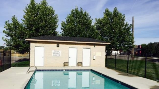 11045 W Garverdale Ln in Boise, ID - Building Photo - Building Photo