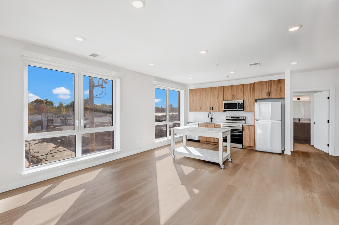 Oso Apartments in Denver, CO - Building Photo