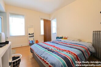 43 Elmira St, Unit 4 in Boston, MA - Foto de edificio - Building Photo