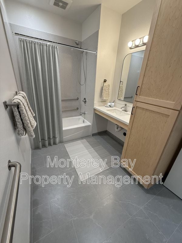 property at 3108 Seacrest Ave