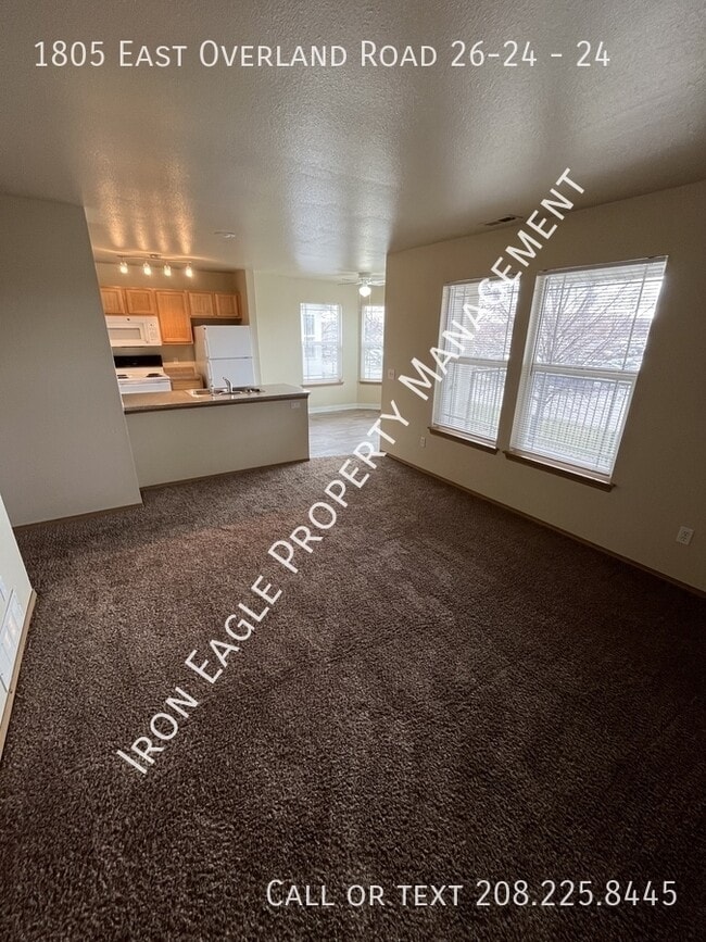 1805 E Overland Rd in Meridian, ID - Building Photo - Building Photo