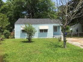 5428 Crown Ave in North Charleston, SC - Building Photo