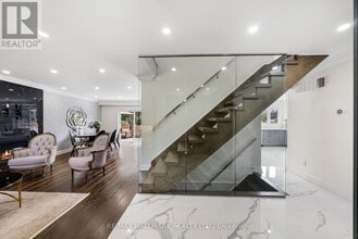 220 Grandview Ave in Markham, ON - Building Photo - Building Photo