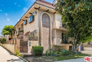 1926 Glendon Ave in Los Angeles, CA - Building Photo