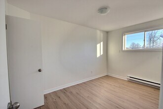 341 NoelUnit 1 in Moncton, NB - Building Photo - Building Photo