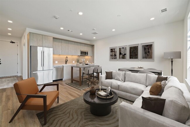 4315 S Congress Ave, Unit 428 in Austin, TX - Building Photo - Building Photo