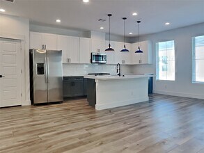 2056 Johanna Dr in Houston, TX - Building Photo - Building Photo